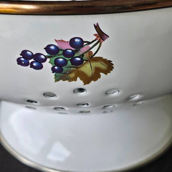 Tabletops Unlimited Enameled Fruit Designed Collander - Picture 7 of 9